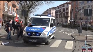 PERSON RENNT VOR POLIZEIFAHRZEUG 2x HGruKW BePol Wiesbaden [upl. by Jenesia]