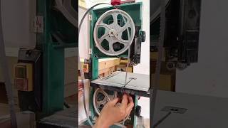 installing and setup a bandsaw blade short wooodworking [upl. by Enaoj]