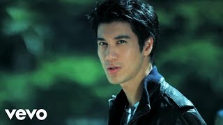 王力宏 Leehom Wang  依然愛你 [upl. by Ulyram]