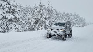 Mitsubishi Pajero 30 V6 24v off road snow wheeling [upl. by Ahseit]