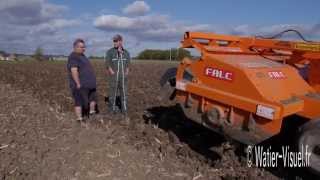 Travail du sol avec une machine à bêcher Falc [upl. by Raleigh]