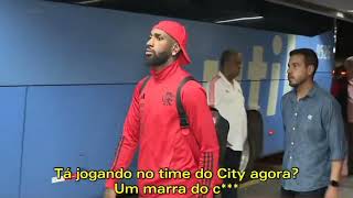 GERSON E GABIGOL SENDO ESCULACHADOS NO DESEMBARQUE DO FLAMENGO [upl. by Ytsirhc]