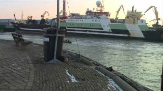 Actie IJmuiden blokkade van een supertrawler [upl. by Onitsuj406]