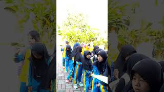 Aktivitas di luar kelas  Program renang sekolah SD [upl. by Vincelette247]