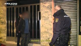 Un agente quotLe acabas de dar una patada en la cabezaquot  Policías en Acción [upl. by Refotsirhc798]