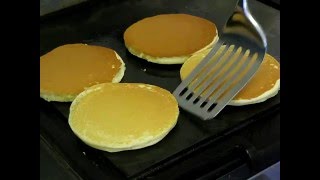 HOW TO MAKE THE BEST PANCAKES IN THE WORLD [upl. by Nickie401]