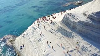 La Scala dei Turchi la spiaggia vicino Realmonte in Sicilia è tra le più belle dItalia [upl. by Nim600]