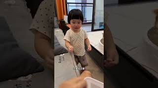 Cat handshake tutorial that even babies can learnCute kids and cute pets Douyin Double 11 Top 1 [upl. by Ajiram]