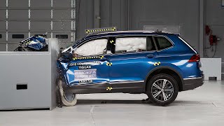 2018 Volkswagen Tiguan driverside small overlap IIHS crash test [upl. by Brigid]