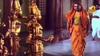 Sri Mantralaya Raghavendra Swamy Mahatyam Scenes  Somayajulu chooses Rajnikanth as his successor [upl. by Notnilc908]