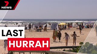 Thousands descend to Gold Coast beaches for last day of school holidays  7 News Australia [upl. by Olson779]