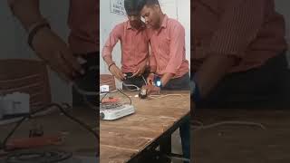 Voltmeter aur ammeter ko kaise check karte hain dekhen [upl. by Dalston]