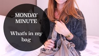 Monday Minute n°8  Whats in my bag [upl. by Rashidi80]