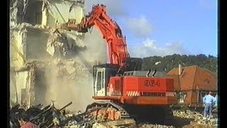 LIEBHERR R964 Hospital Demolition  A Schmid Abbruch Marienhospital Stuttgart Germany 31081995 [upl. by Lamahj]