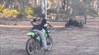 clapped out kawasaki ke175 drunken holeshot [upl. by Damahom366]