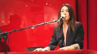 Laura  Irraggiungibile  Live Fnac Roma [upl. by Balthazar953]