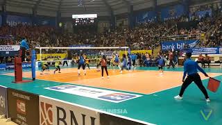 Ini Sensasi Nonton Proliga Live Dari Pinggir Lapangan [upl. by Jock491]