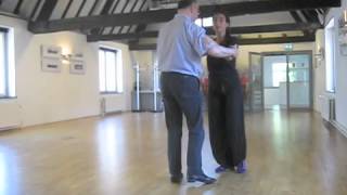 Dansles Argentijnse Tango uitleg beginners workshop Cheek2Cheek bij Dias Latinos [upl. by Elrem]