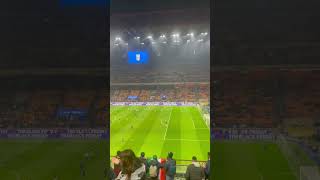 Lo speaker a San Siro annuncia la vittoria di Jannik Sinner alle Finals prima di Italia Francia [upl. by Hally]