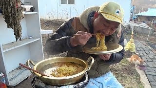 밥 말아먹을 때 가장 맛있는 라면이라는 스낵면 먹방Mukbang eating show [upl. by Yenterb619]