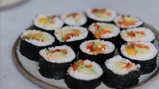 SUSHI FATTO IN CASA vegan  Maki alle verdure FACILISSIMI  Veganuary [upl. by Aznerol]