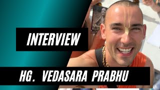 Ein Mönch verteilt Bücher   HG Vedasara Prabhu Interview podcast [upl. by Hamner]