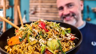 Veganes Bami Goreng vom Feinsten Der indonesische Küchenklassiker in 10 Minuten frisch zubereitet [upl. by Lamej]