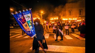 The history of flambeaux A fiery Mardi Gras tradition that lights up Carnival nights [upl. by Eekorehc811]