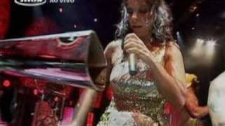 Ivete Sangalo  Na base do beijo ao vivo no Planeta Atlântida 2009 [upl. by Oirogerg72]