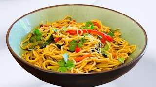 Recette Nouilles Chinoises Aux Légumes [upl. by Naraa]