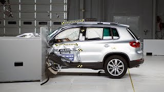 2013 Volkswagen Tiguan driverside small overlap IIHS crash test [upl. by Bloch]