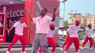 Sarkodie pulls an epic surprise on the new telecommunication network Telecel  their Official launch [upl. by Idnem]