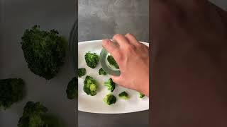 🥦 “SMASHED” BRÓCOLI en 5 minutos al microondas Ya tienes listo el primer plato [upl. by Cassell]