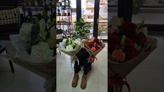 Două buchete de flori și multă voie bună 🥰 florariebrasov florist cadouripentruea [upl. by Yttam967]