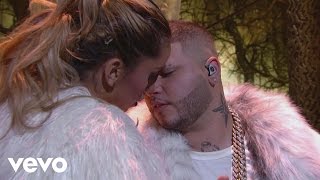 Farruko  Obsesionado Premio Lo Nuestro 2016 [upl. by Gasser]