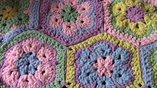 Haken  tutorial 247 De afrikaanse roos babydeken [upl. by Sletten892]