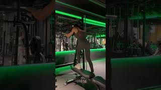 4 HACKS  for Stepups to ✅ GROW GLUTES ❌ QUADS gluteexercises [upl. by Dorella898]