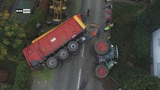 Steckborn TG Traktor samt Anhänger umgekippt  16jähriger Lenker unverletzt [upl. by Sacttler871]