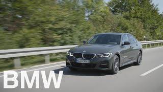 How to drive your BMW Plugin Hybrid Electric Vehicle efficiently – BMW Howto [upl. by Draillih]