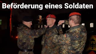 Stilvolle Beförderung eines Soldaten Die USH der Bundeswehr ernennt Spieß zum Stabsfeldwebel [upl. by Adnirolc]