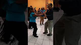 Pipiripau y su bailarín bailando esta rica cumbia 💃🕺🎶🎵🎼👍shorts dance baile music short show [upl. by Dorina705]