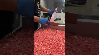 CANDY CHOPPING：Cut 5 strawberry candies at the same time [upl. by Morville]