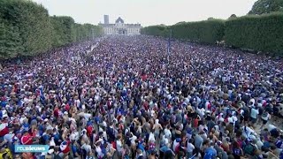 Stampvolle fanzones in Zagreb en Parijs  RTL NIEUWS [upl. by Marozas]