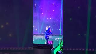 Bad Bunny Saca a Feid En Concierto Sacramento [upl. by Cornwell741]