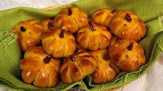 How to Make Pumpkin Dinner Rolls [upl. by Lothario]