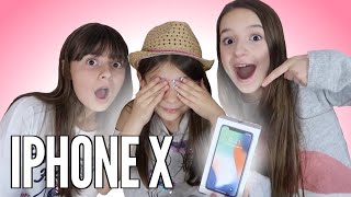 UN IPHONE X POUR SES 10 ANS  Sisters SwapampPrank  LévanahampFamily [upl. by Nahgem295]