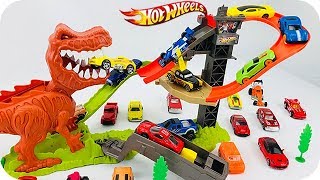 Dinosaurios para Niños  Hot Wheels Pista de Duelo TRex  Carritos para Niños [upl. by Aillimat]