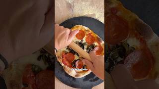 El método de la doble cocción para hornear pizza en casa pizza pizzalover pizzarecipe [upl. by Lidah]