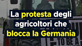 La protesta degli agricoltori che blocca la Germania [upl. by Akienat]