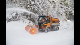 Winterwanderwege Mit Schneefräse und Sägemehl für Sicherheit und Komfort [upl. by Nedap]